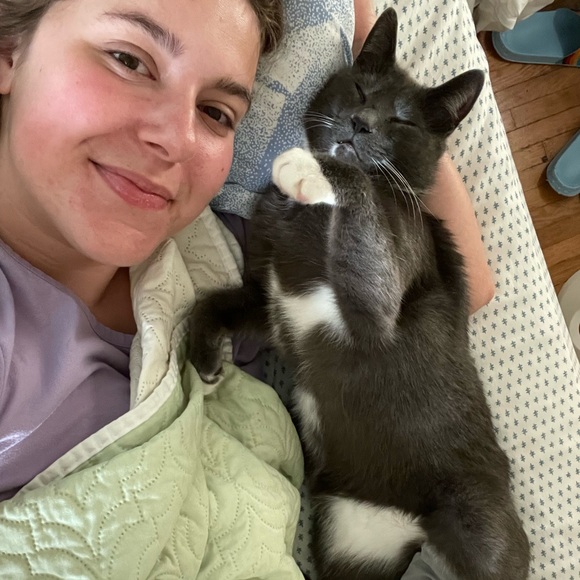 Meet your Posher, Emily - Picture 3 of 3